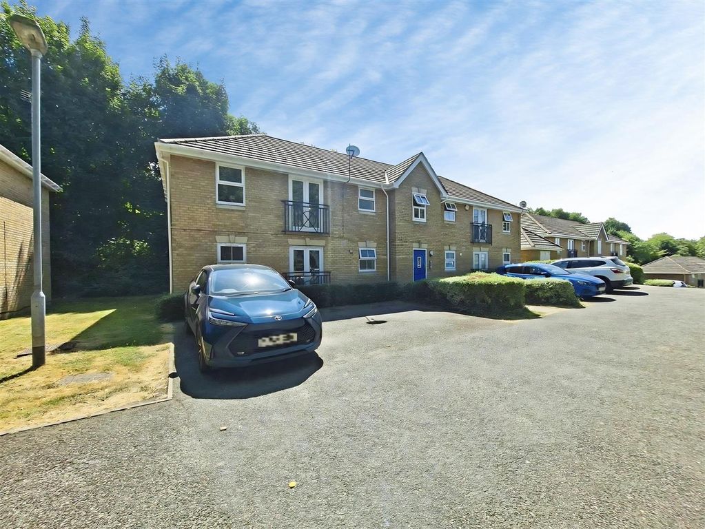 Property photo 1 of 17 Harriet Drive/Off Road Parking