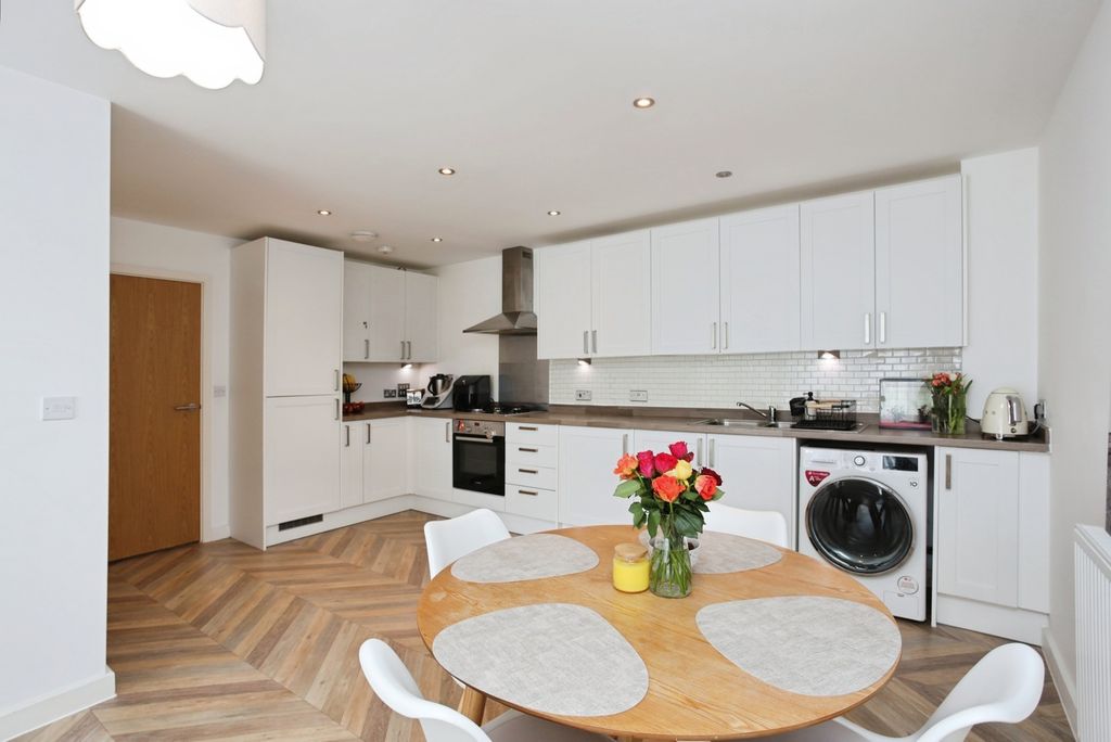 Property photo 2 of 19 Pbox-Img.Jpg
