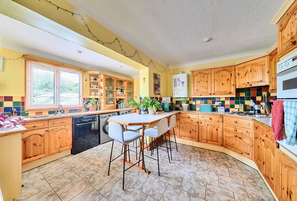 Property photo 3 of 10 1483637-25-6A426E...