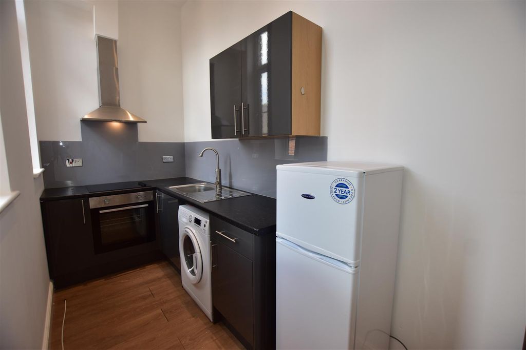 Property photo 3 of 4 Kitchen
