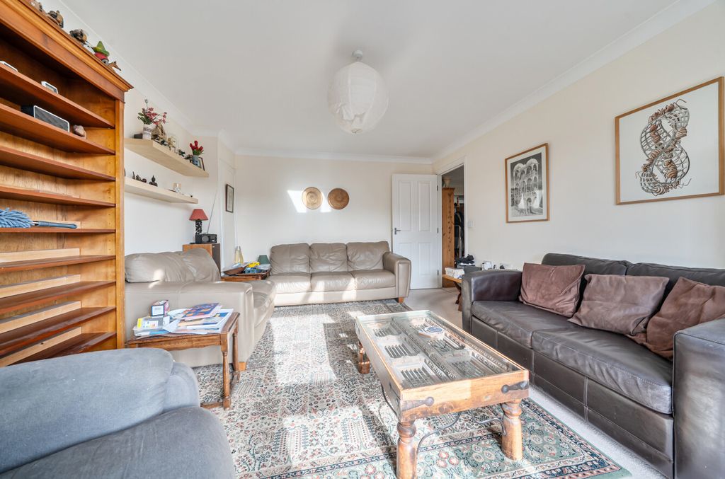 Property photo 2 of 13 1406635-6-697Ca75...