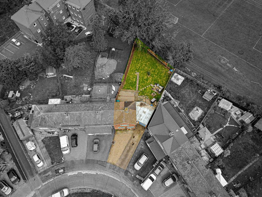 Property photo 3 of 18