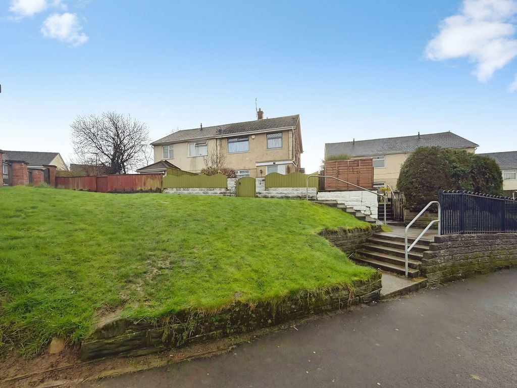 Property photo 3 of 32