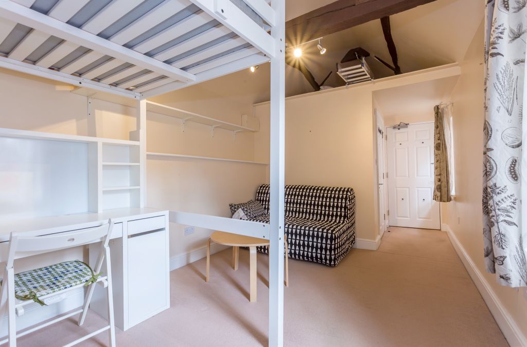 Property photo 3 of 6 Photo 4