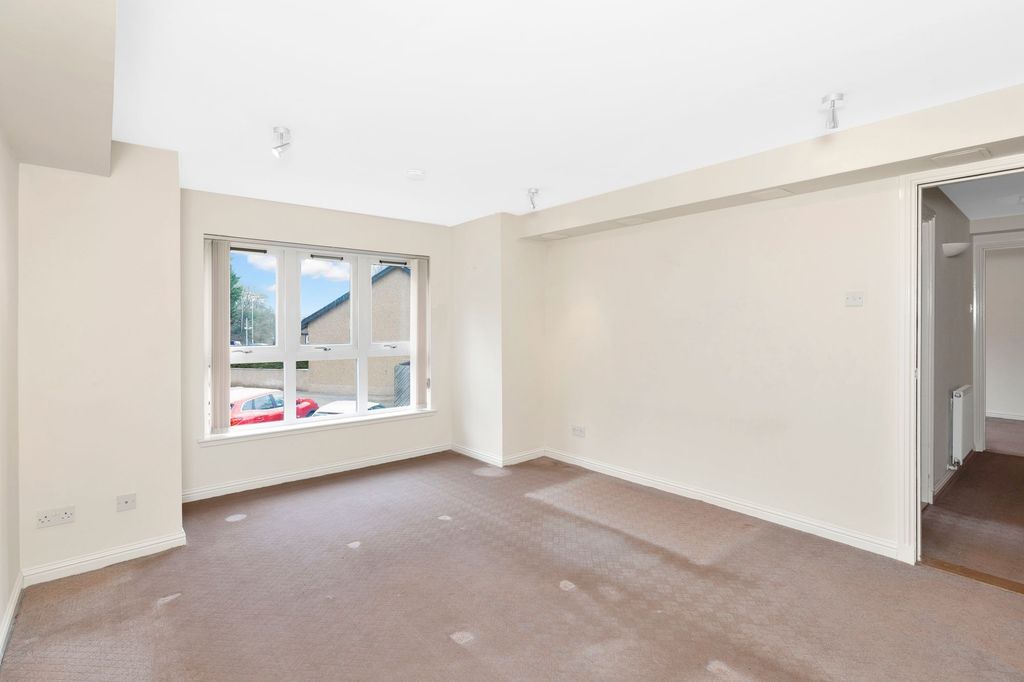 Property photo 3 of 24 Living Room