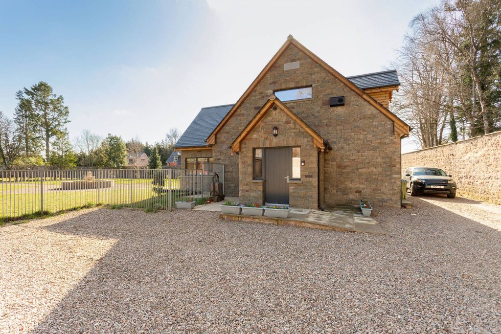 Property photo 2 of 30