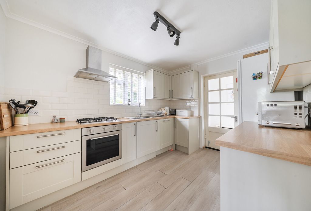 Property photo 3 of 20 1459127-10-6A0443...