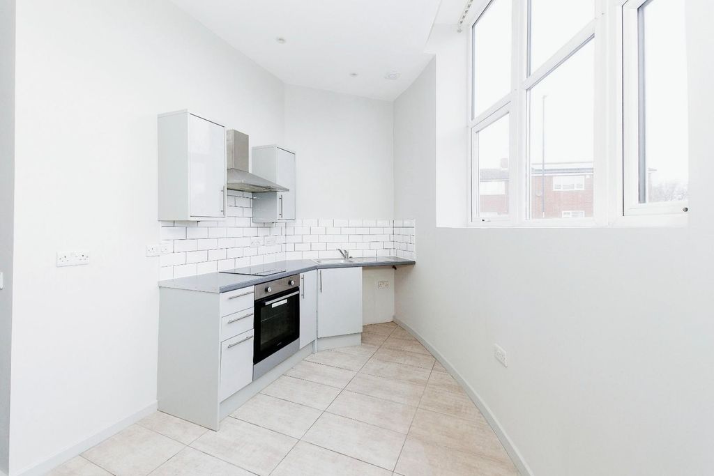 Property photo 2 of 8 Kitchen