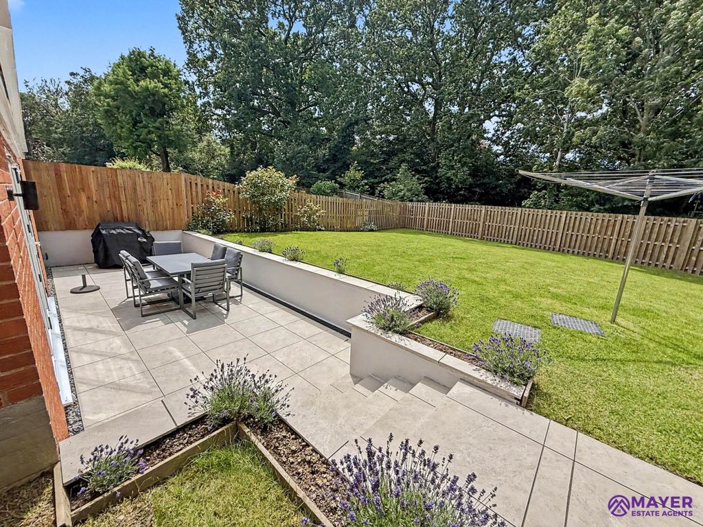 Property photo 2 of 29