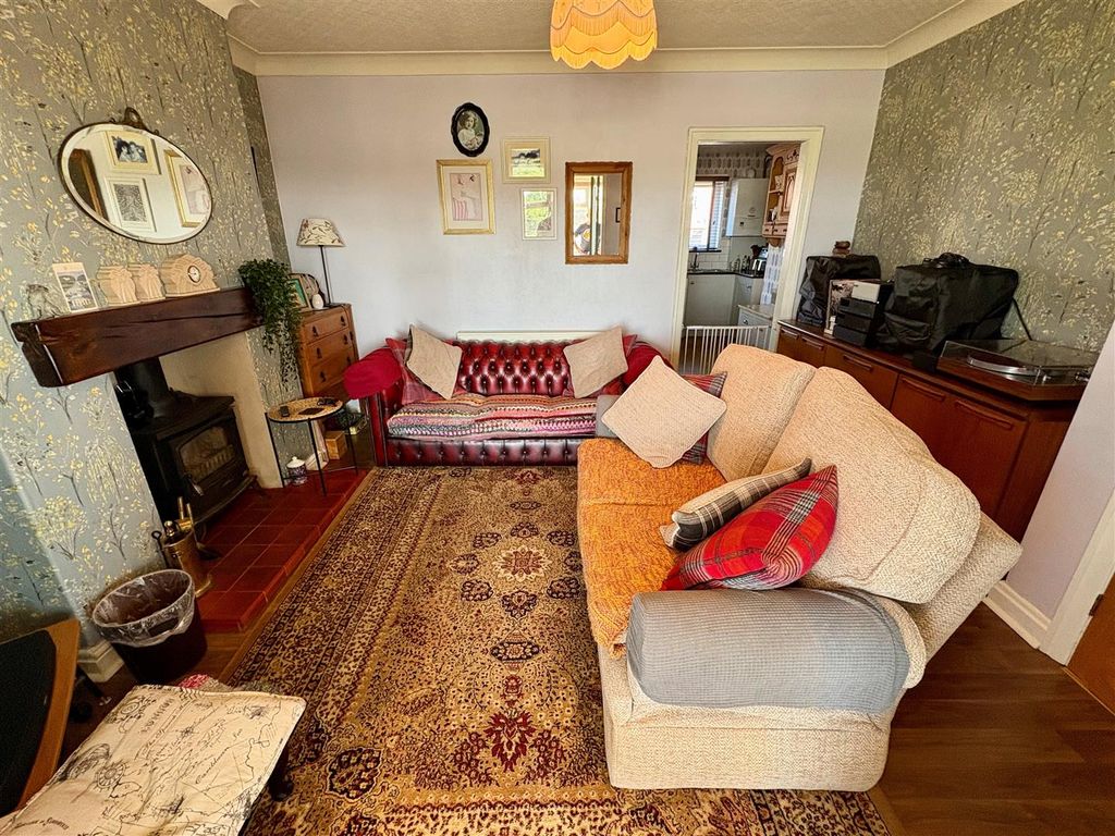 Property photo 3 of 17