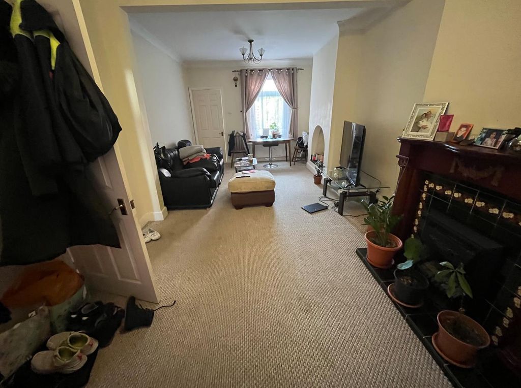 Property photo 3 of 15 Living Room