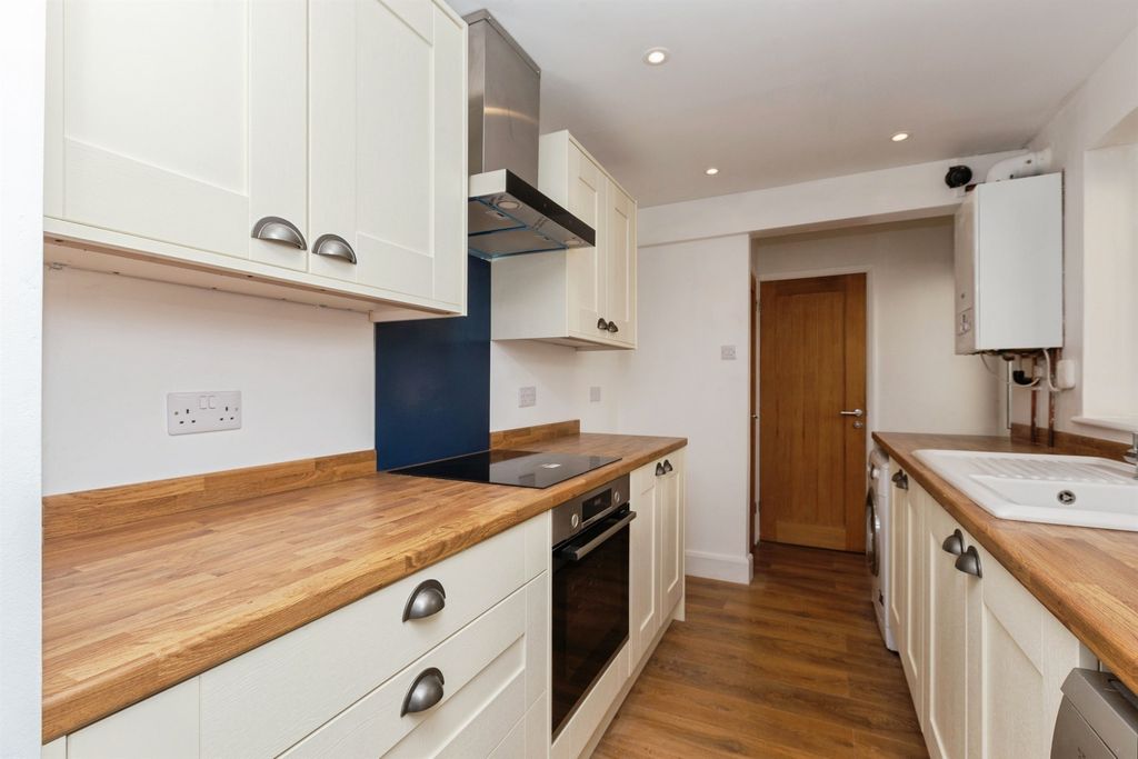 Property photo 3 of 14