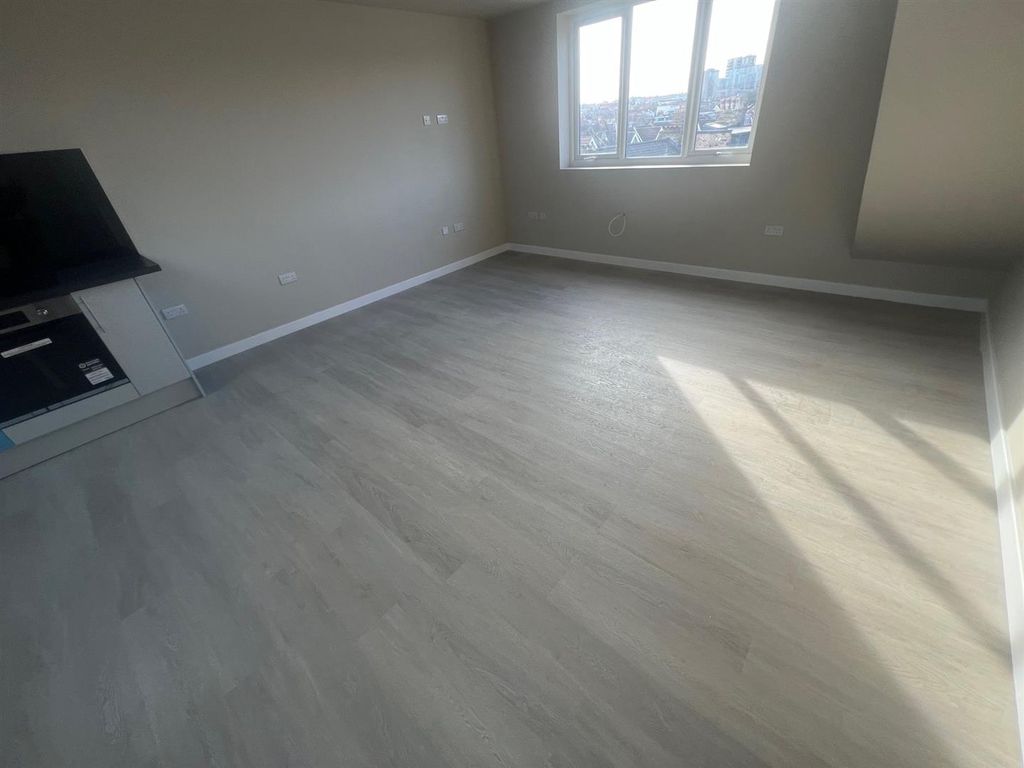 Property photo 2 of 5 5.Jpg