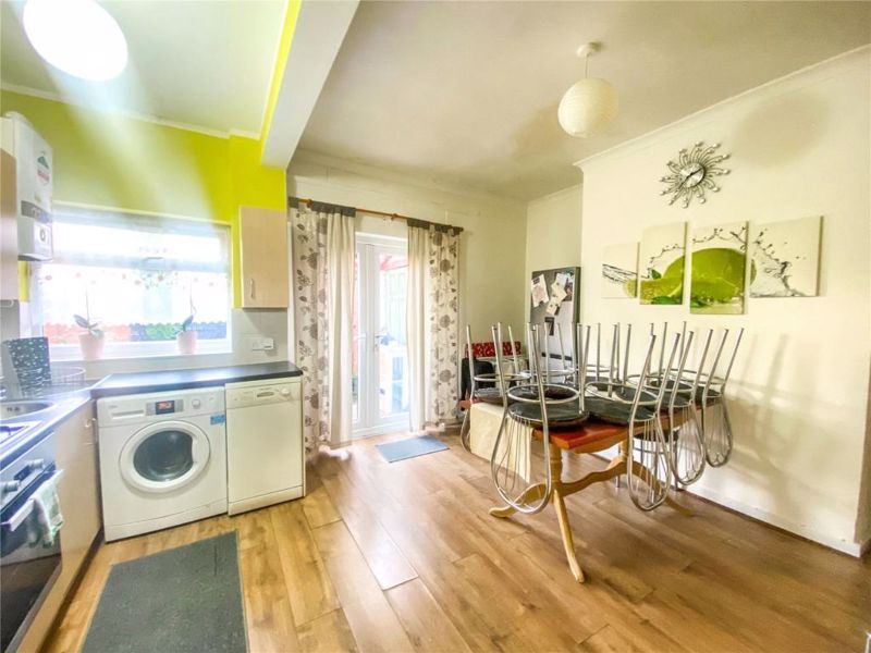 Property photo 1 of 7 Photo 5