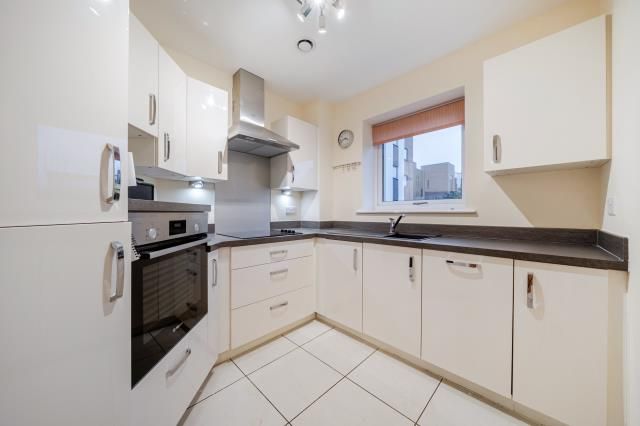 Property photo 3 of 20 Kitchen