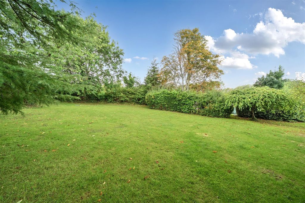 Property photo 3 of 24 1347971-6-68B9c244F0Fa7.Jpg