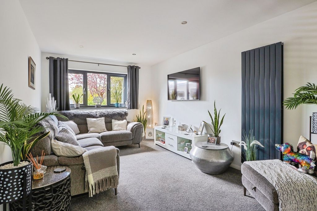 Property photo 2 of 22 Pbox-Img.Jpg