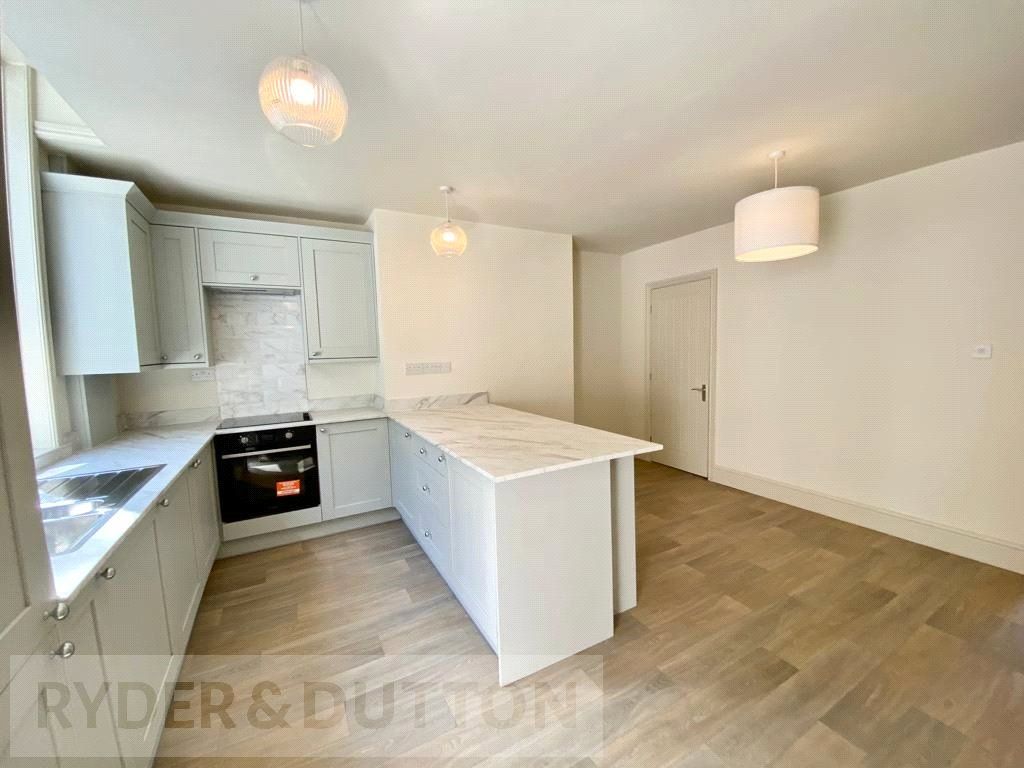 Property photo 3 of 22 Kitchen