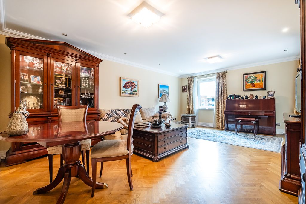 Property photo 1 of 19 Reception