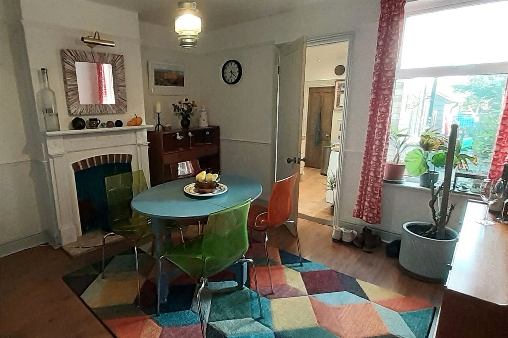 Property photo 3 of 15 Dining Room