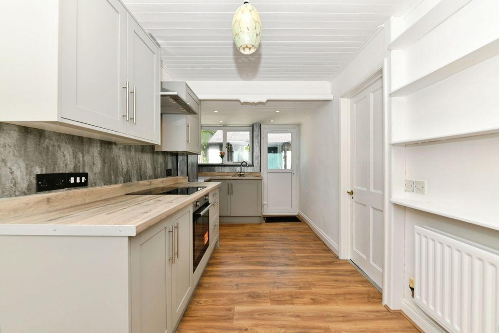 Property photo 2 of 19 Pbox-Img.Jpg