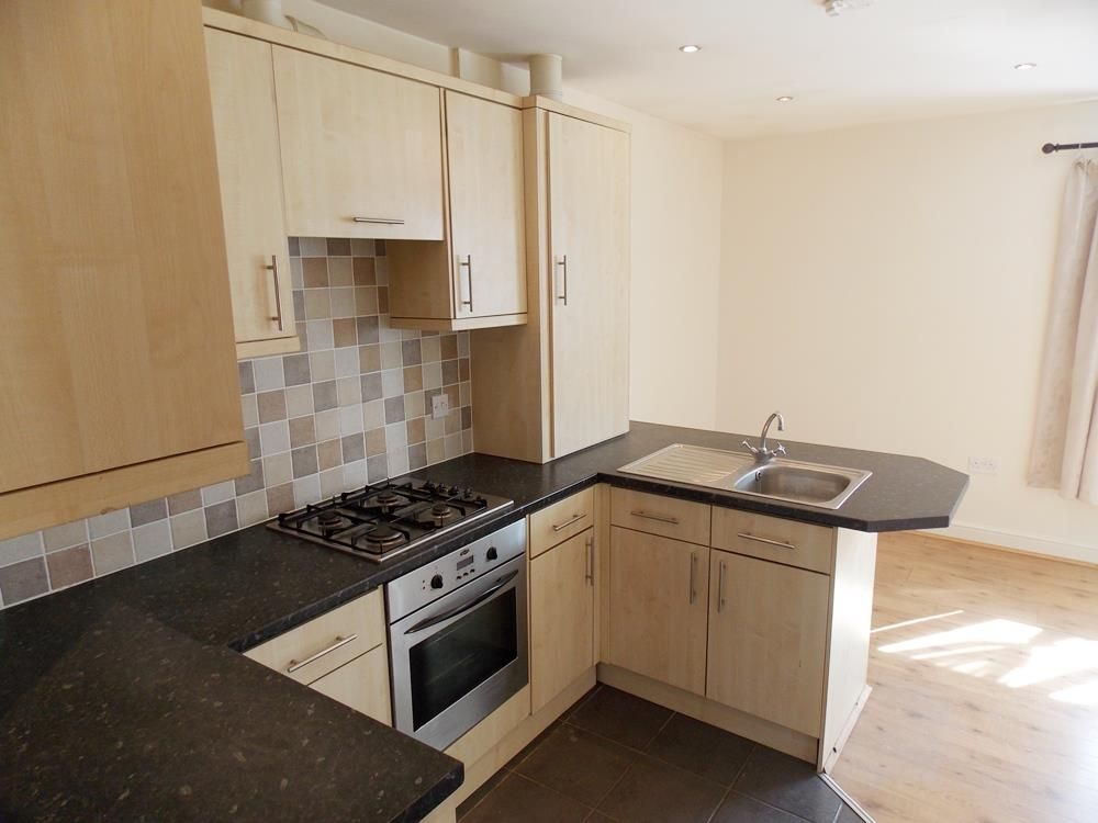 Property photo 2 of 6 Lounge / Modern Fitted Kitchen