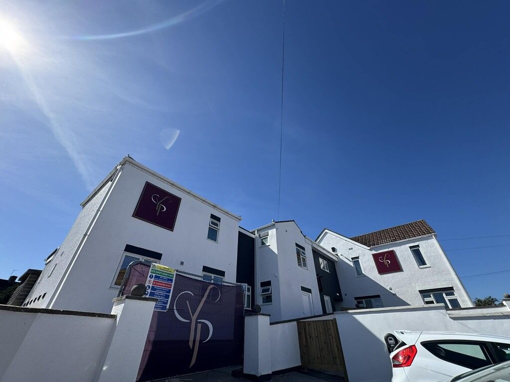 Property photo 1 of 17 Front External 2.Jpe
