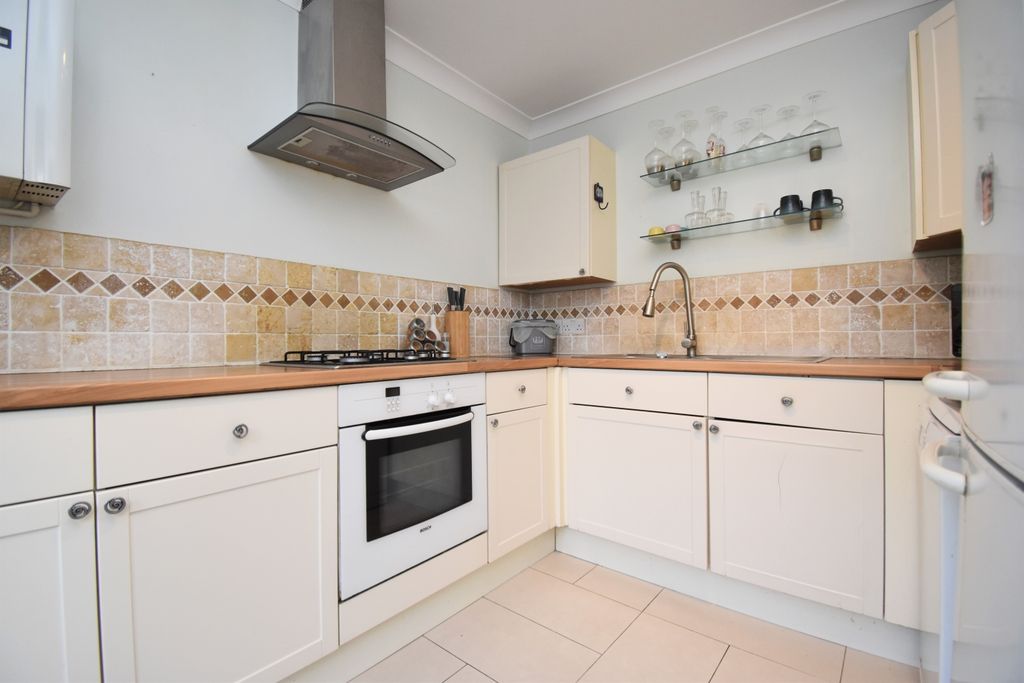 Property photo 2 of 13 Kitchen