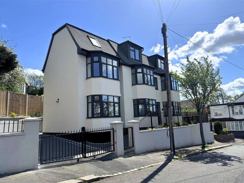 Property photo 1 of 21