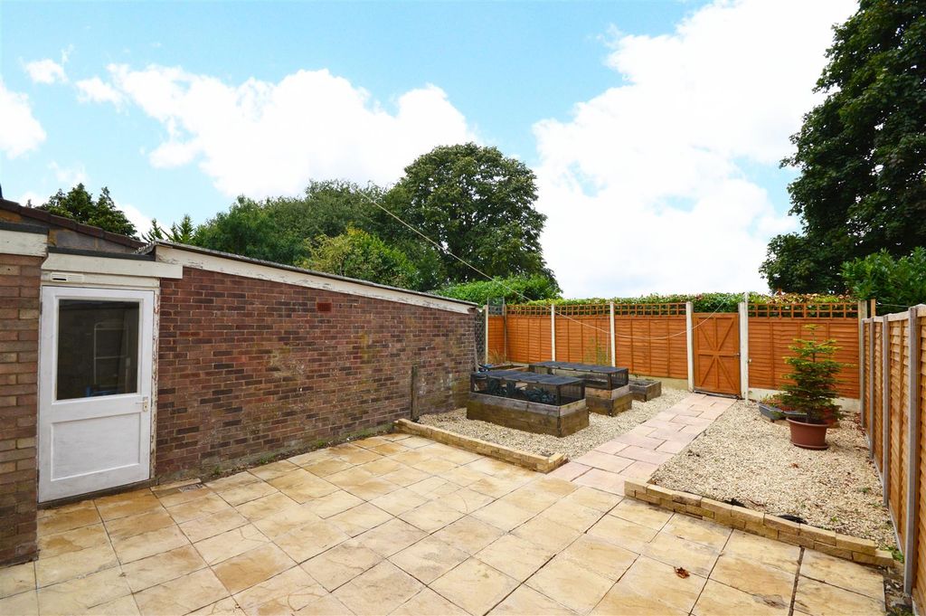 Property photo 3 of 16 Outside