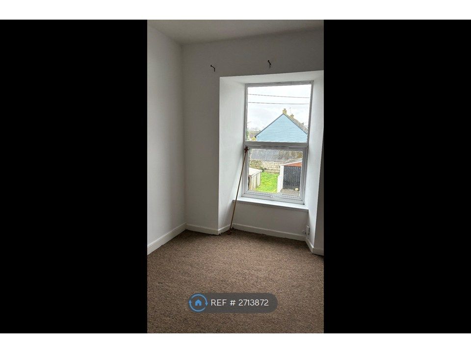 Property photo 3 of 10 Lounge