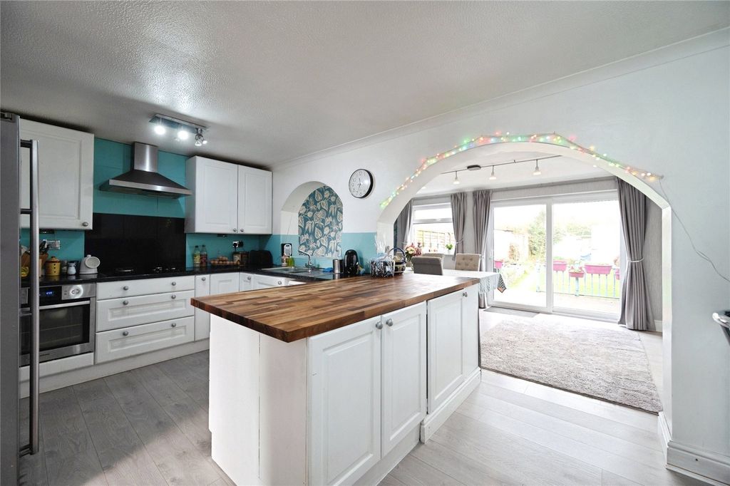 Property photo 1 of 24 Picture No. 13