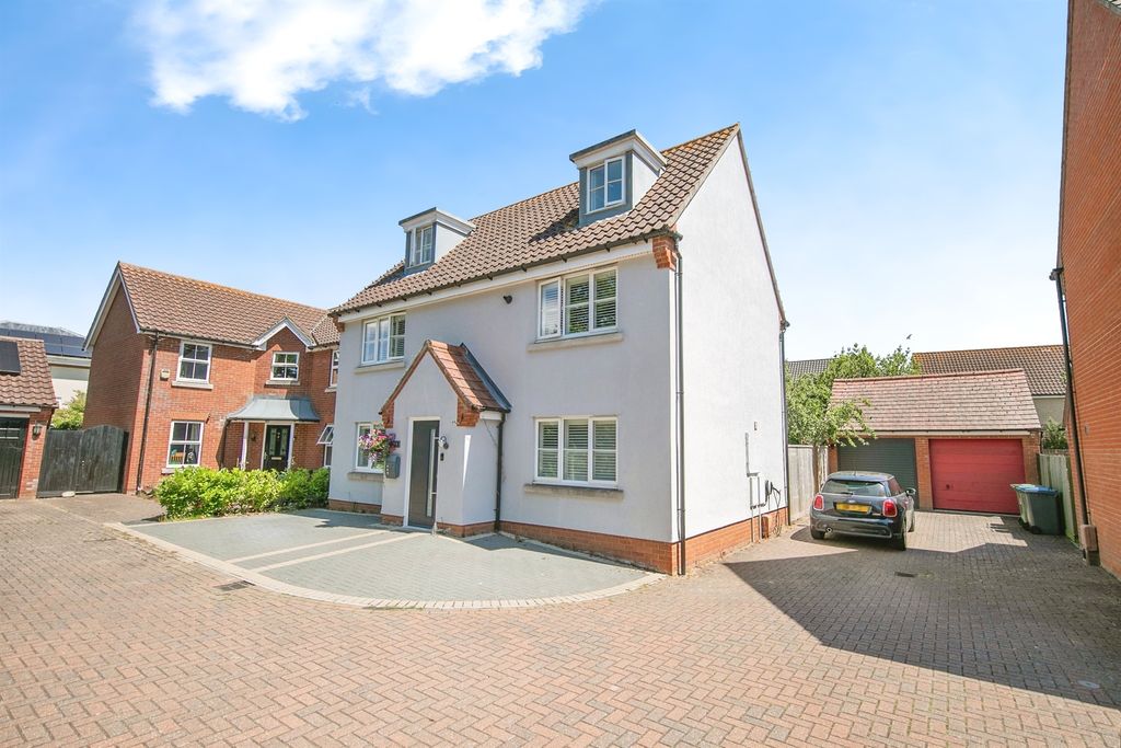 Property photo 1 of 18