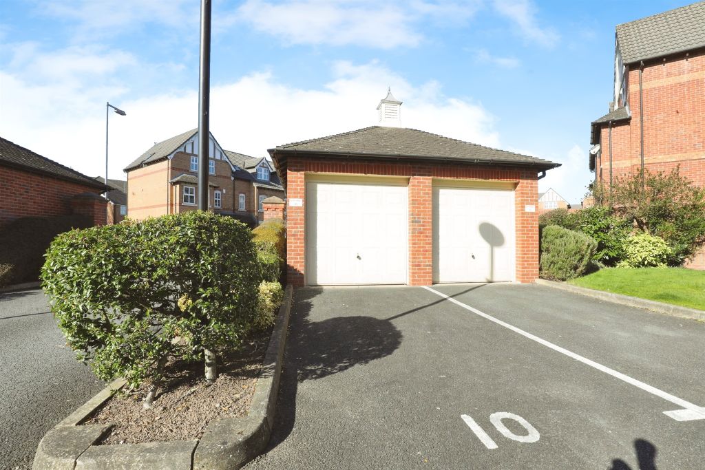 Property photo 2 of 17
