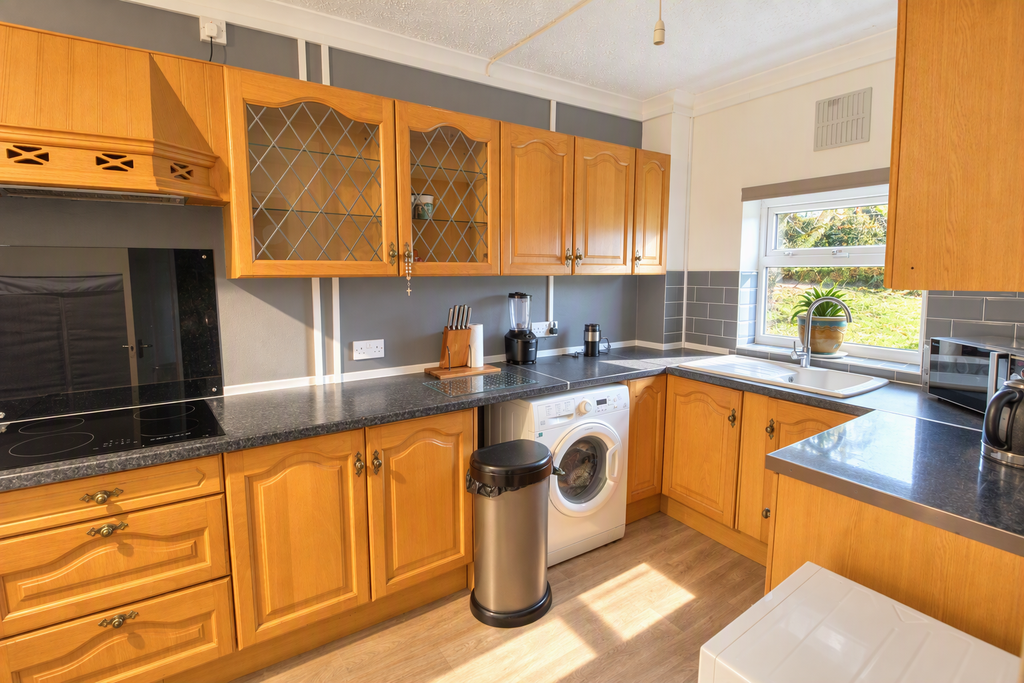 Property photo 3 of 12 Kitchen Breakfast Room