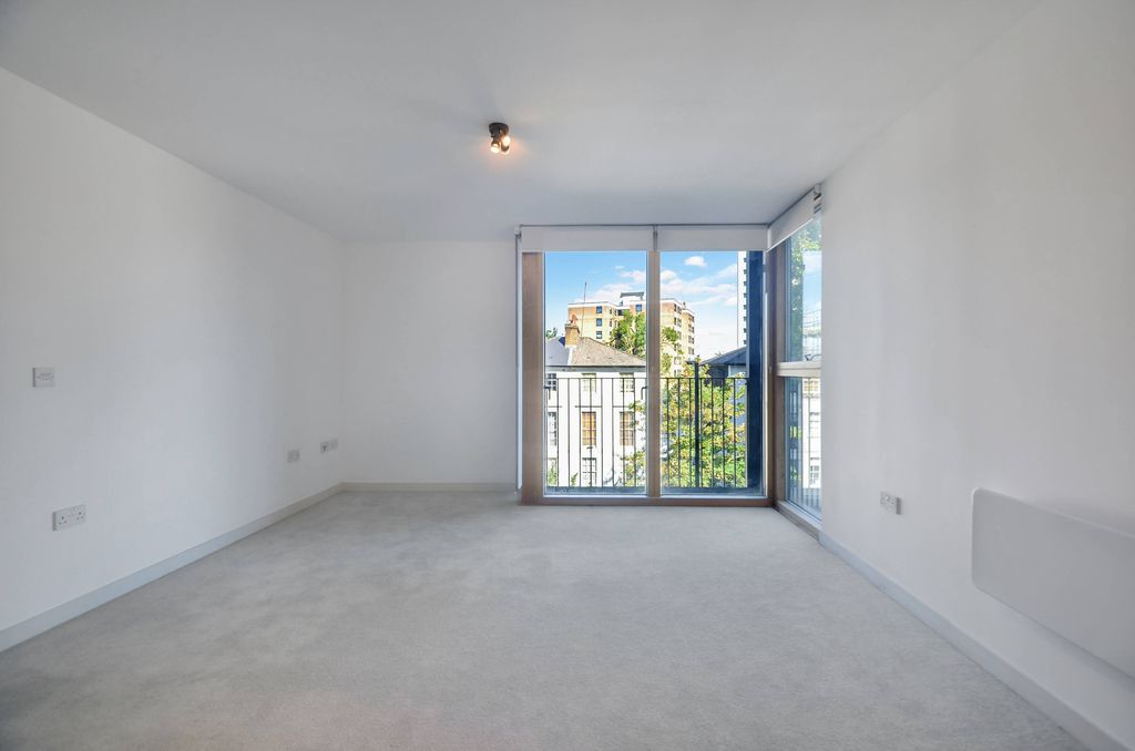 Property photo 3 of 16 Open Plan Living Area (2).Jpg