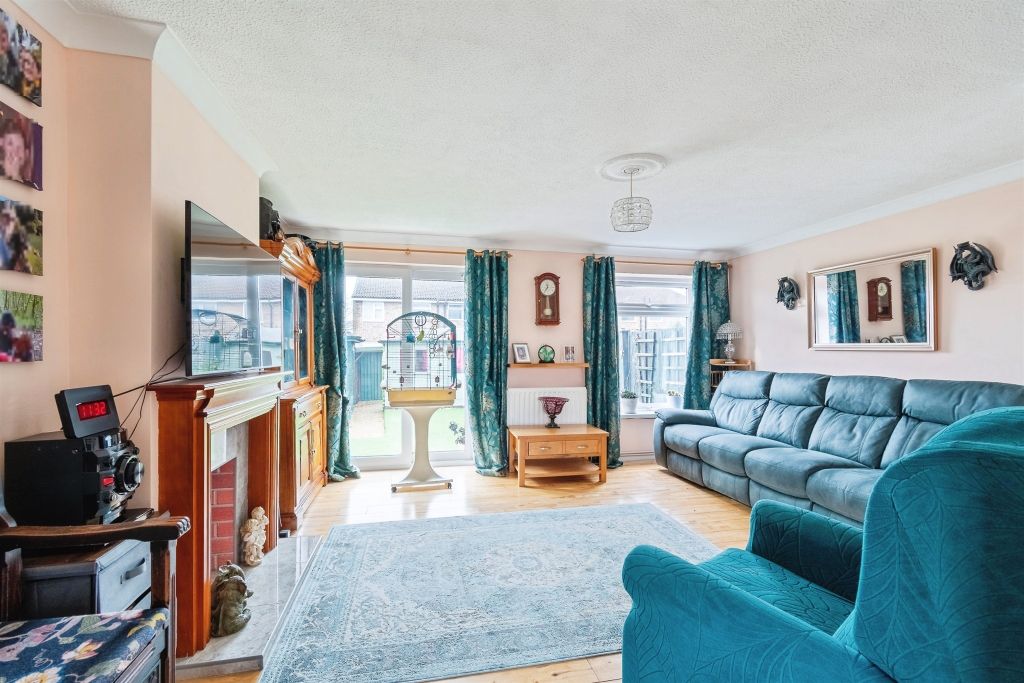 Property photo 2 of 33