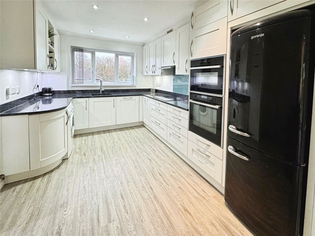 Property photo 2 of 16 Picture No. 05