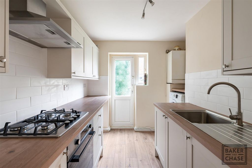 Property photo 2 of 14 Kitchen