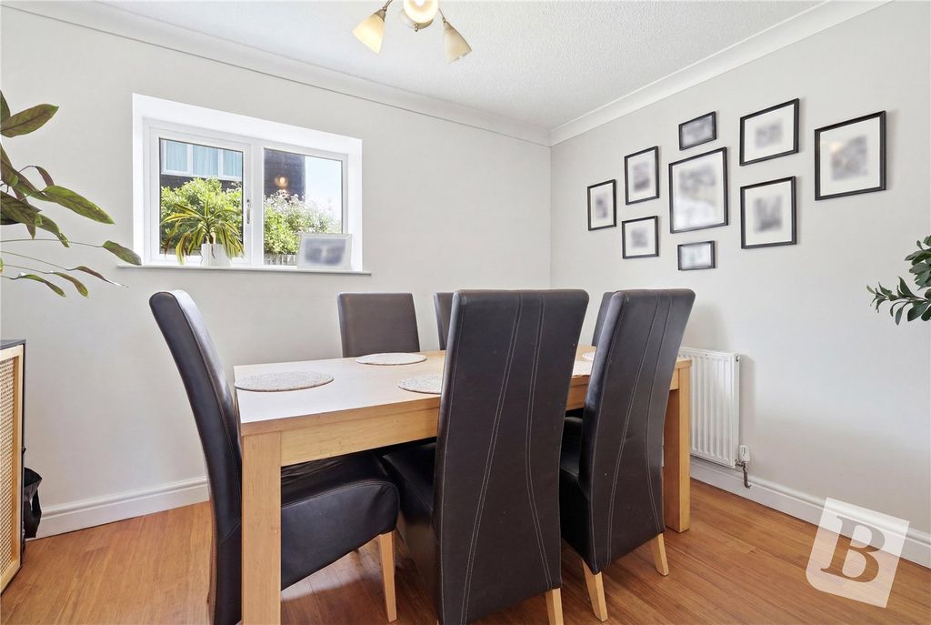 Property photo 3 of 19 Dining Room