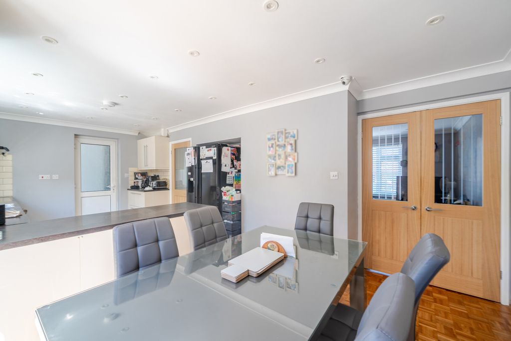 Property photo 3 of 16 Dining