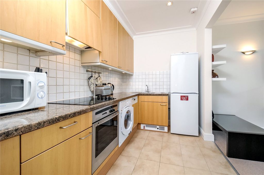 Property photo 3 of 10