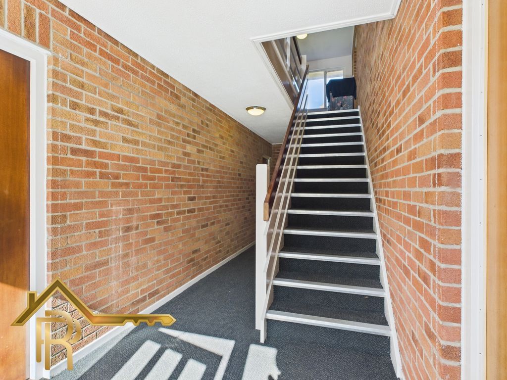 Property photo 2 of 11 Cam03016G0-Pr0042-Still009