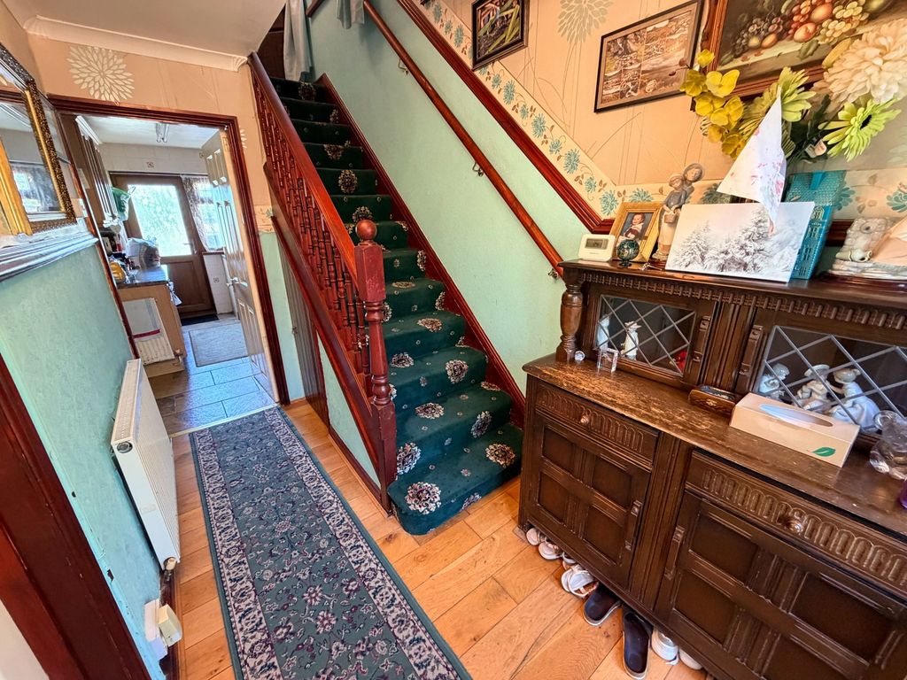 Property photo 3 of 37