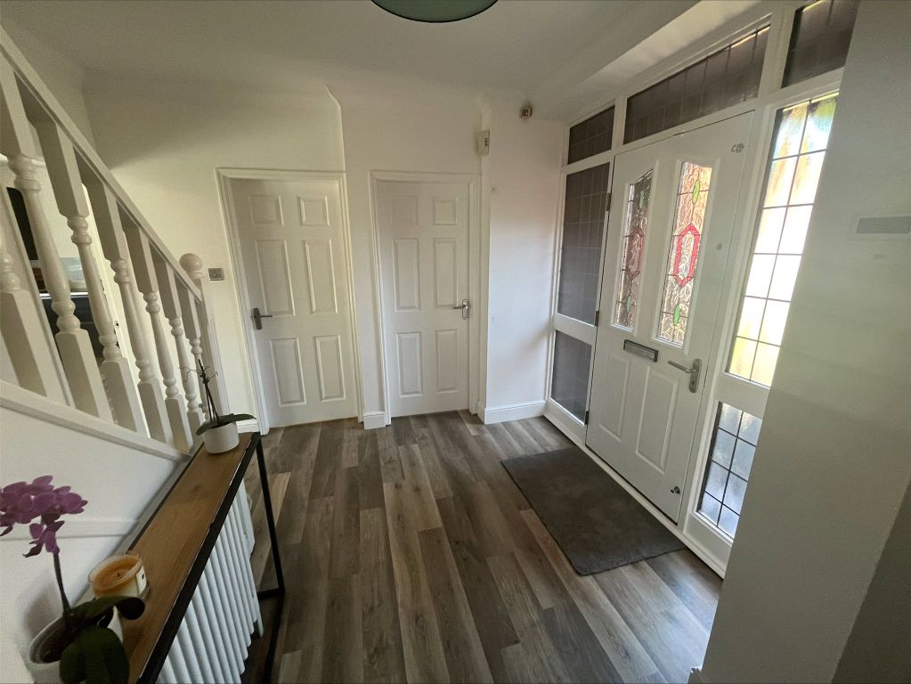 Property photo 2 of 19 Hallway