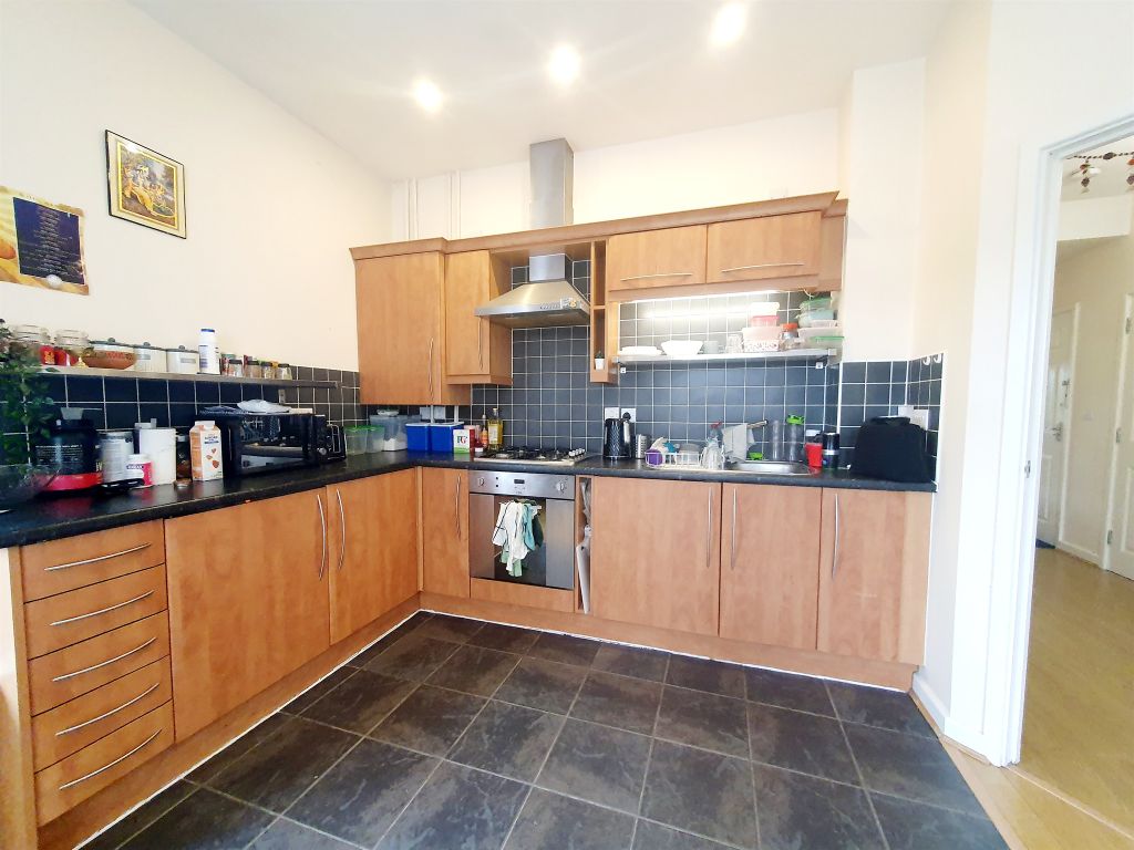 Property photo 2 of 7 Kitchen