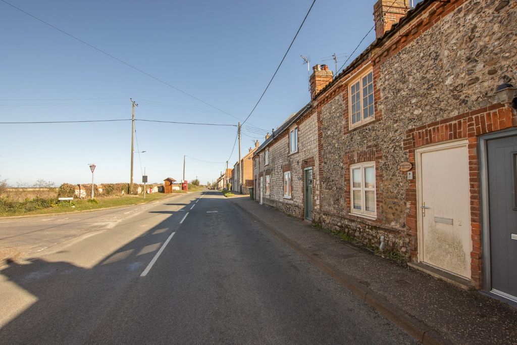 Property photo 3 of 9 4595975