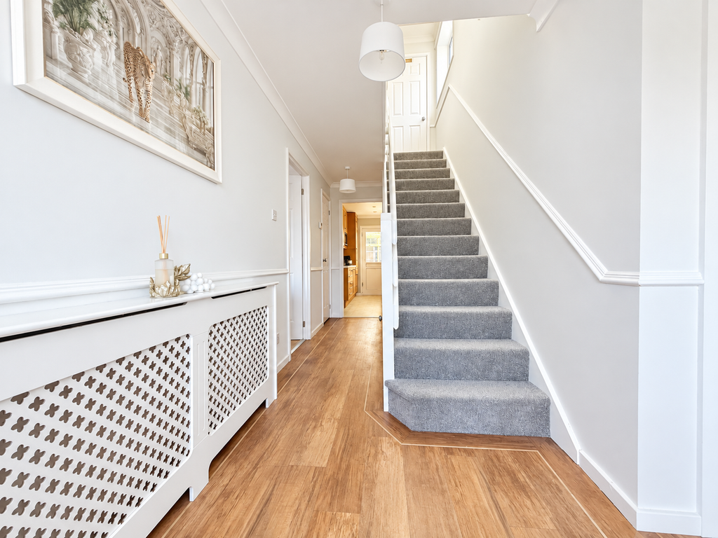 Property photo 2 of 13 Entrance Hall