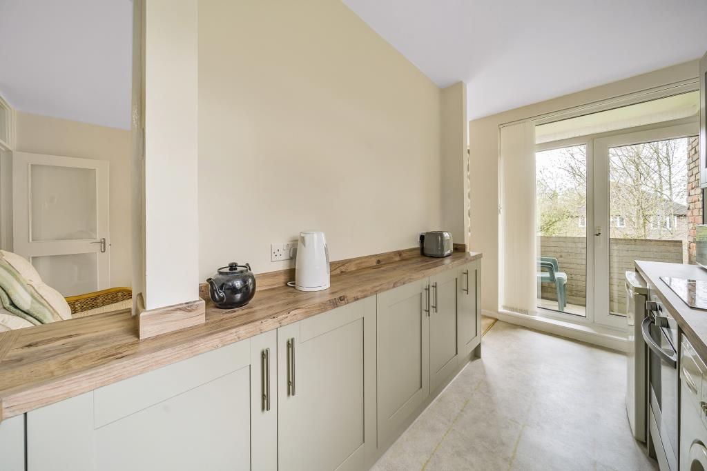 Property photo 2 of 10 Kitchen