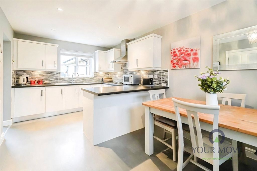 Property photo 2 of 15 Kitchen Dining Room